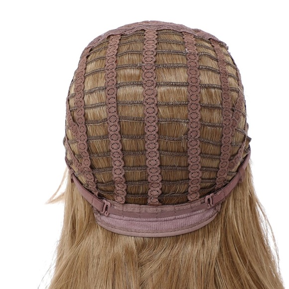 NIB Dark Blonde Ash Brown Highlights Wavy Wig Bangs Short Bob Cute Realistic - Picture 7 of 12